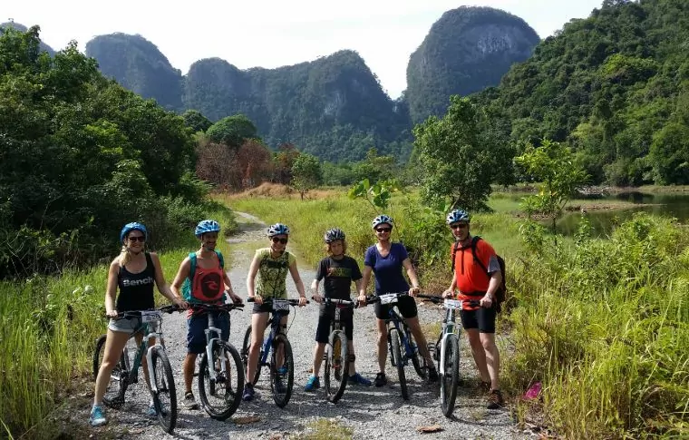 Ultimate Borneo: Off-Road Bike, Kayak, & Cave Adventure